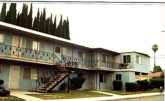 400 E Hullett St Apartments