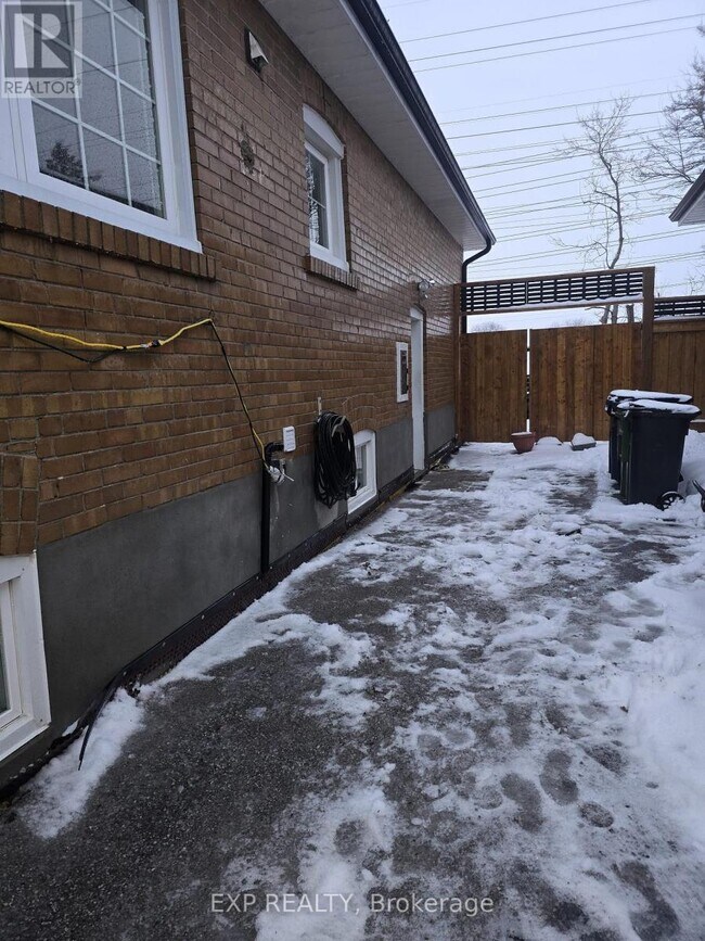 74 Ranstone Gardens in Toronto, ON - Building Photo - Building Photo