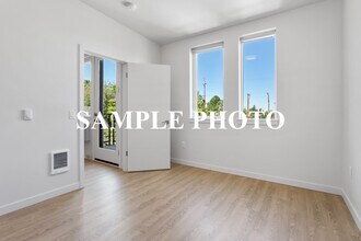 Powell Heights in Portland, OR - Foto de edificio - Building Photo
