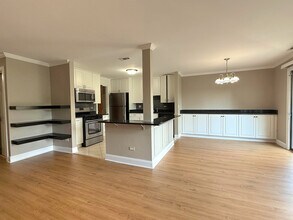 941 Yosemite Trail in Roselle, IL - Building Photo - Building Photo