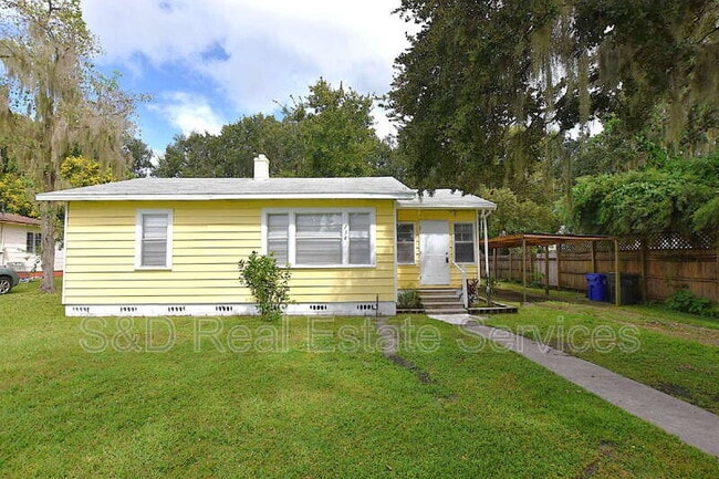 property at 738 E Valencia St