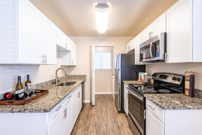 Heather Ridge Apartments in Orangevale, CA - Building Photo - Building Photo