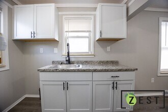 128 W Muir Ave in Hazel Park, MI - Building Photo - Building Photo