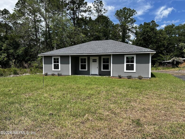 11169 Thomas Dr in Macclenny, FL - Building Photo