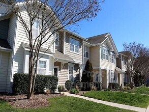 308 Hamlet Park Dr in Morrisville, NC - Building Photo - Building Photo