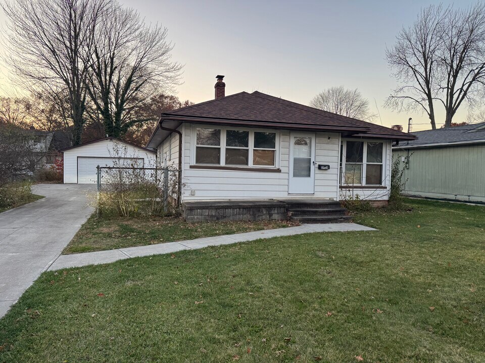 5938 Porter Rd in North Olmsted, OH - Building Photo