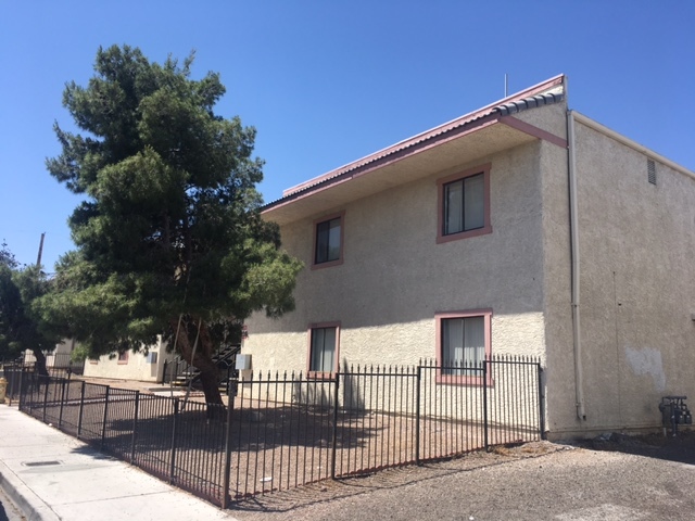 1332 Kari Lee Ct in Las Vegas, NV - Building Photo