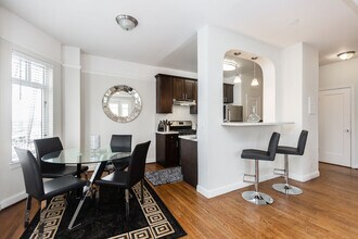 1320-1380 Lombard in San Francisco, CA - Foto de edificio - Building Photo