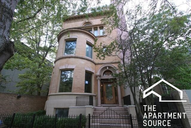 1352 N La Salle Dr, Unit GDN in Chicago, IL - Building Photo