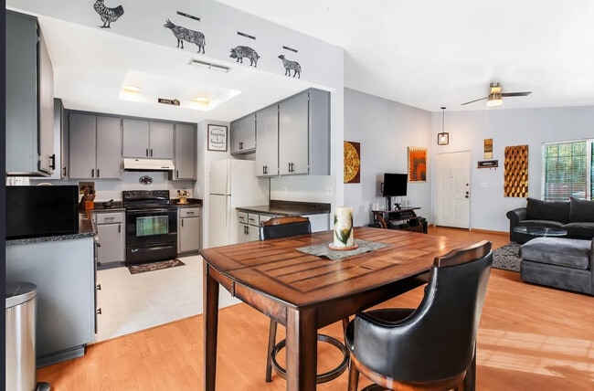 5809 Sturbridge Ct in Sacramento, CA - Building Photo - Building Photo