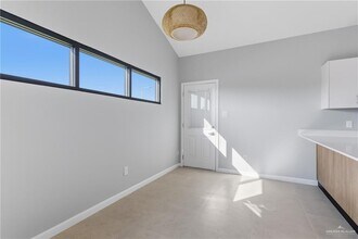 14 Mockingbird Rd in Weslaco, TX - Building Photo - Building Photo