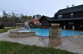 2063 Apache Dr in Montgomery, TX - Building Photo - Building Photo