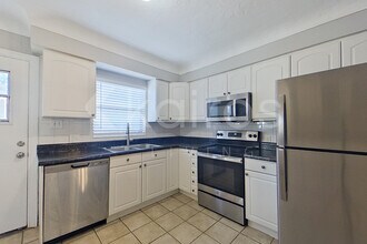 5140 17th Ave N in St. Petersburg, FL - Building Photo - Building Photo