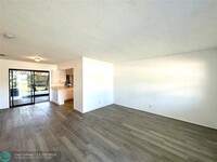 5814 Cleveland St in Hollywood, FL - Foto de edificio - Building Photo