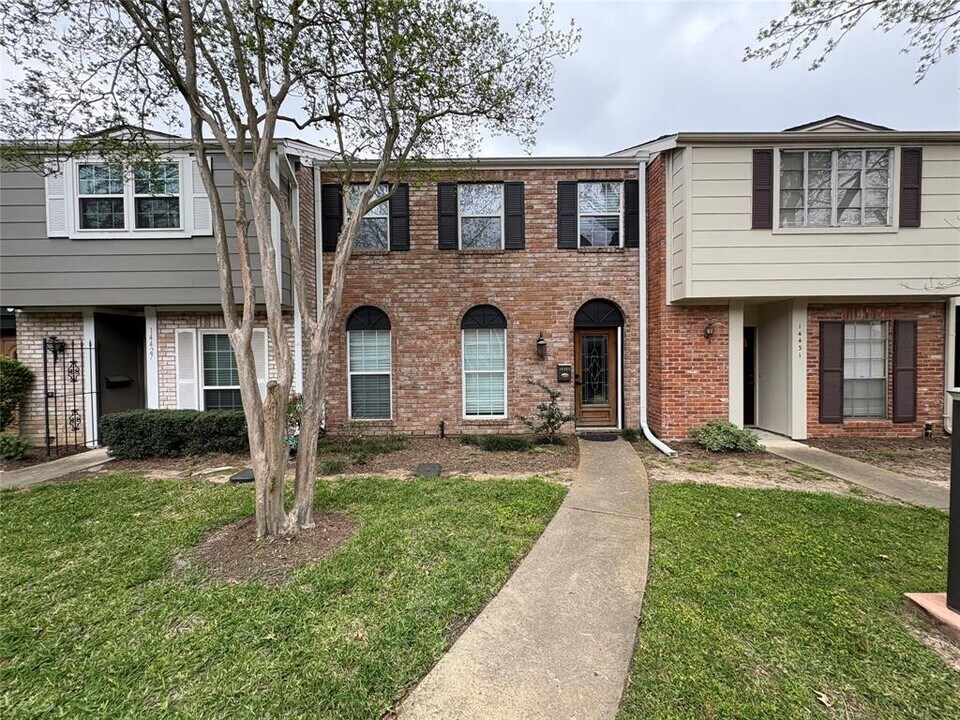 14429 Still Meadow Dr in Houston, TX - Building Photo