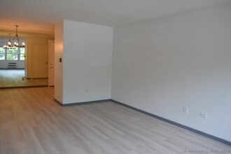 34 Padanaram Ave in Danbury, CT - Building Photo - Building Photo