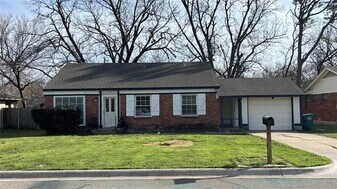 1104 Sierra Dr in Denton, TX - Building Photo