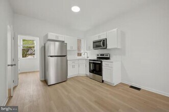 5931 N Norwood St in Philadelphia, PA - Foto de edificio - Building Photo