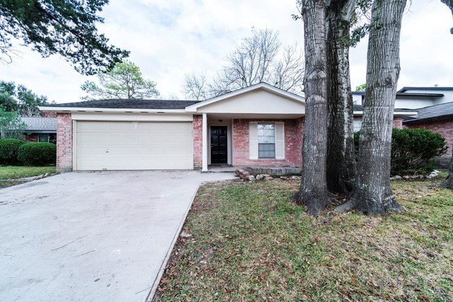 property at 10527 Town Square Rd