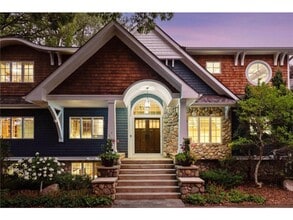 3135 Shoreline Dr in Wayzata, MN - Building Photo - Building Photo