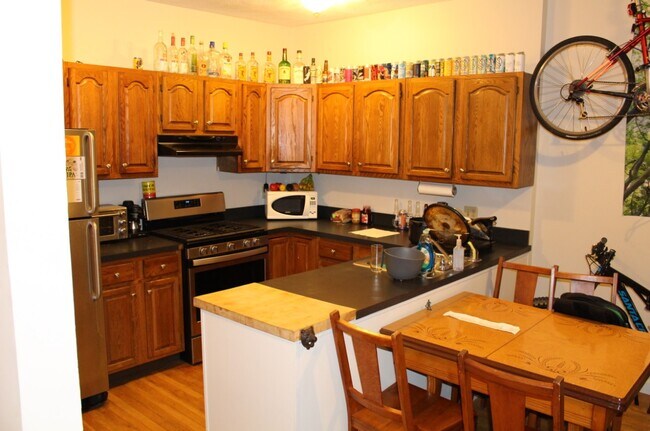 18 S Huntington Ave, Unit 2 in Boston, MA - Building Photo - Building Photo