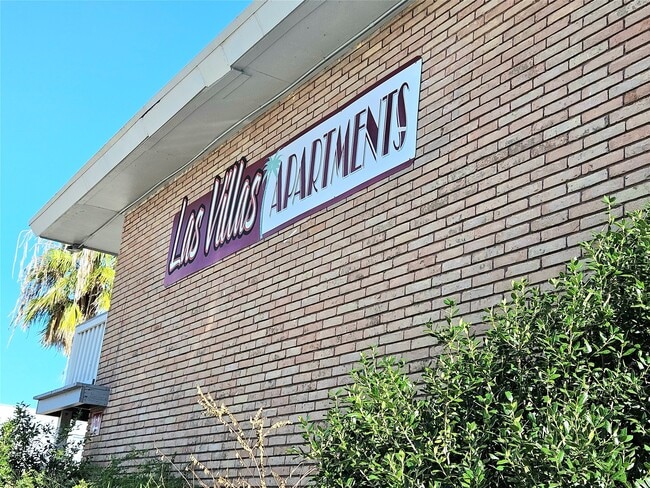 1109 Broadway Avenue J in Galveston, TX - Building Photo - Building Photo