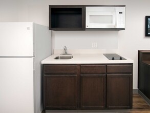 Furnished Studio in Ft. Myers, FL - Building Photo - Building Photo