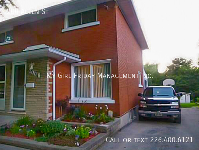 200 Allen St E in Waterloo, ON - Building Photo - Building Photo
