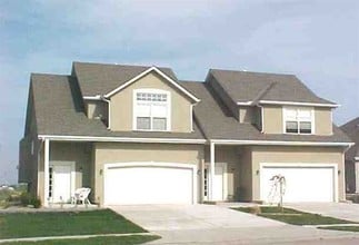 Willow Chase Twinhomes in Gardner, KS - Foto de edificio - Building Photo