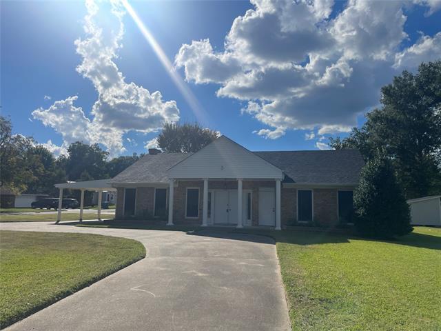 810 Lucas Dr in Athens, TX - Building Photo