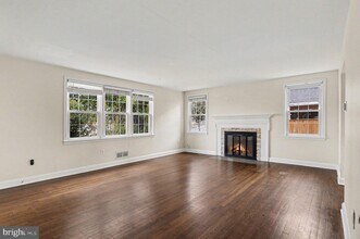 1546 Putty Hill Ave in Towson, MD - Foto de edificio - Building Photo