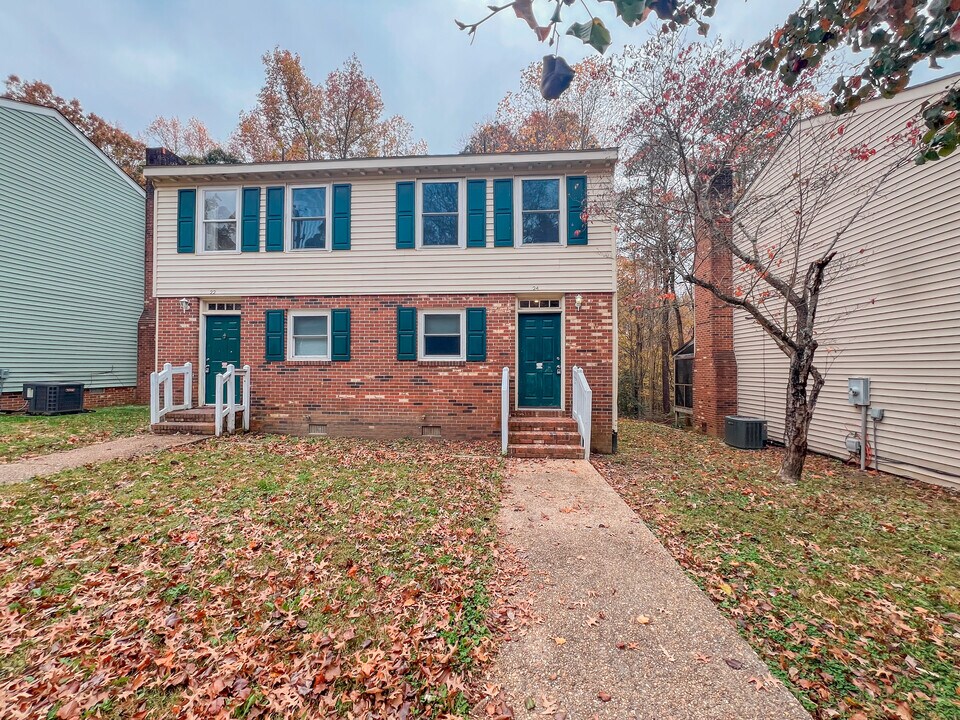 22 Fox Hill Dr in Kilmarnock, VA - Foto de edificio