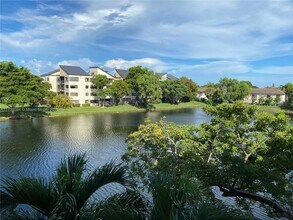 6601 SW 116th Ct, Unit 308 in Miami, FL - Building Photo - Building Photo