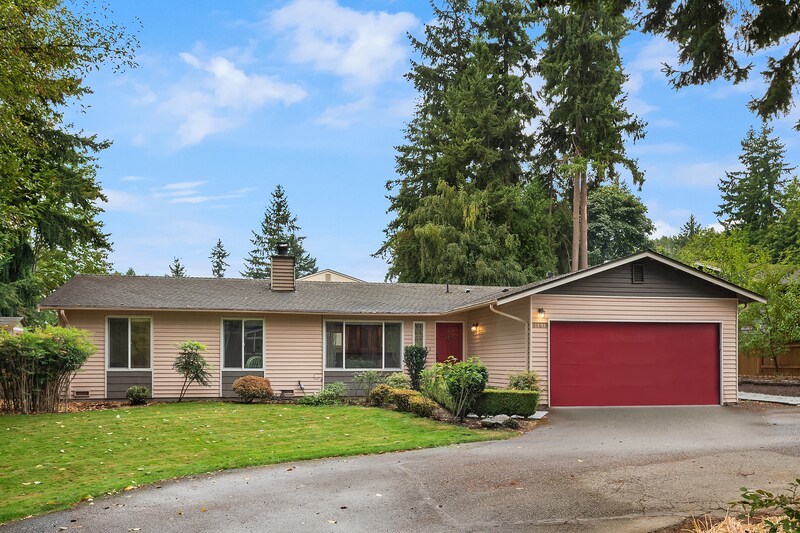 11613 NE 97th Ln in Kirkland, WA - Building Photo