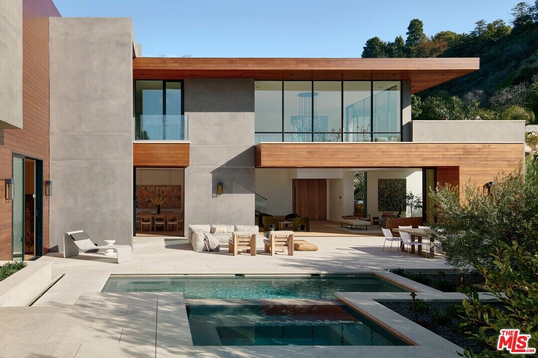 10901 Chalon Rd in Los Angeles, CA - Building Photo