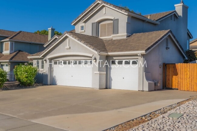 422 Meyenberg Ave in Ripon, CA - Building Photo - Building Photo