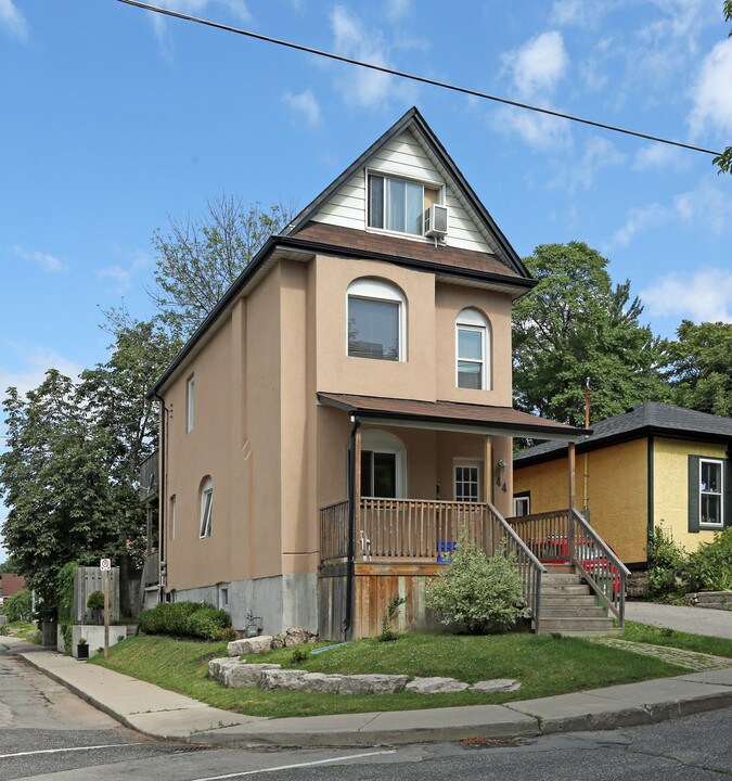 44 Pearl St S in Hamilton, ON - Building Photo