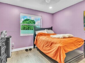 15851 SW 108th Ave in Miami, FL - Building Photo - Building Photo
