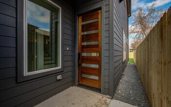 4425 Providence St in Houston, TX - Building Photo - Building Photo