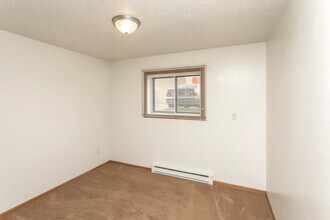 Lampliter in Fargo, ND - Foto de edificio - Interior Photo