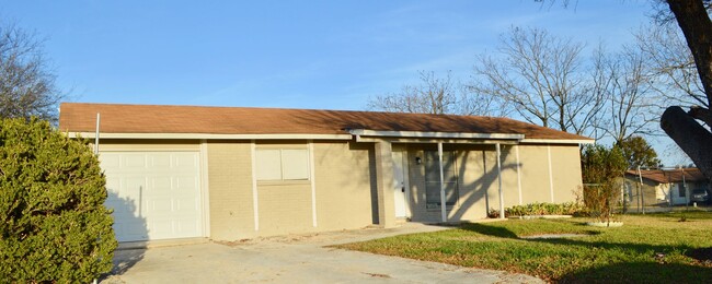property at 5203 Cattleman St