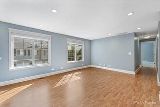 313 Windsor Ct in South Elgin, IL - Building Photo - Building Photo