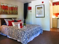 Building Photo - Siegel Suites McDowell Apartments in Phoenix, Arizona