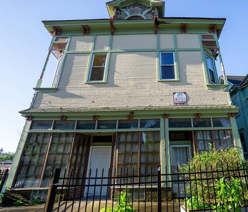 120 Dell St in Syracuse, NY - Building Photo