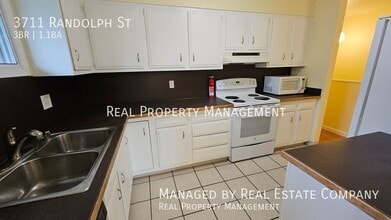 3711 Randolph St in Anchorage, AK - Building Photo - Building Photo