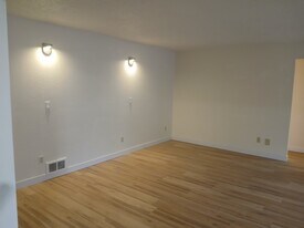 7622 Chinook Ave in Gig Harbor, WA - Building Photo