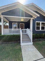 1314 Stewart Dr in Dallas, TX - Building Photo