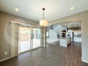 5495 W Victory Way in Florence, AZ - Foto de edificio - Building Photo
