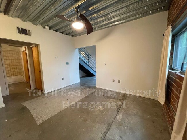 property at 195 Arizona Ave NE