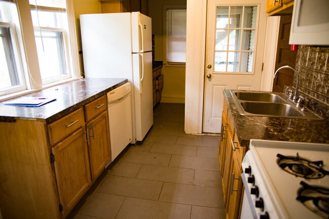 1054 24th Ave SE in Minneapolis, MN - Building Photo - Building Photo